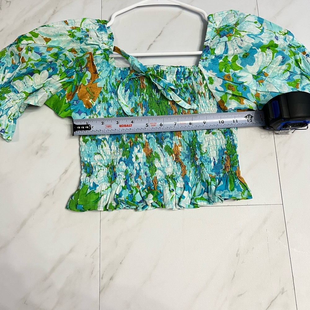Faithfull the Brand Lenora Gardone Floral Smocked
Puff Sleeve Linen top sz 4 SM - Picture 7 of 9